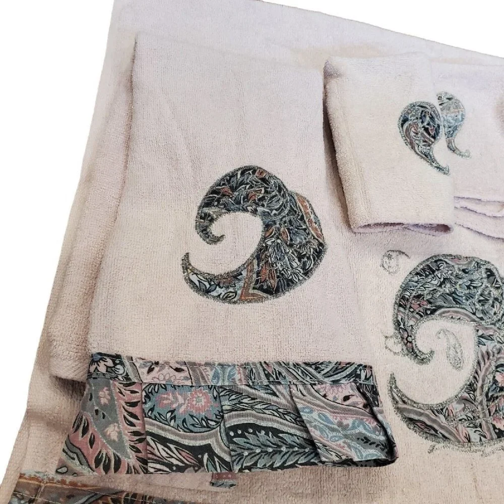 Vintage 80s Light Pink Paisley Pleated Trim Bath Towel Set‎ Shabby Chic 5 Pc Set
